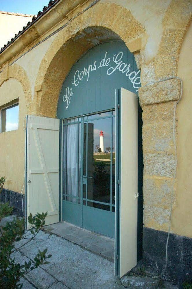 לינה וארוחת בוקר Saint-Martin-de-Ré Le Corps De Garde מראה חיצוני תמונה
